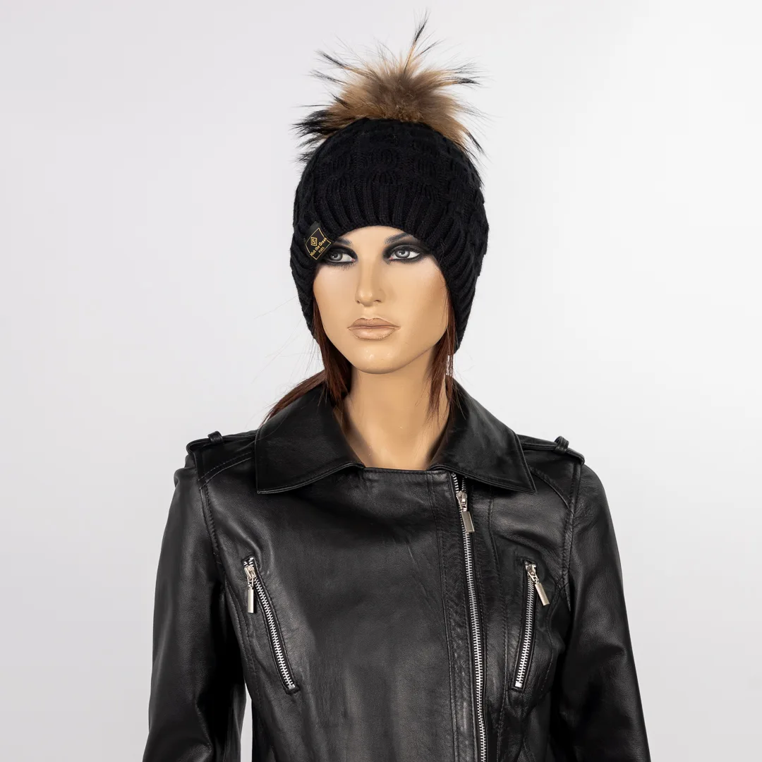 Black beanie with natural fin-racoon pompom