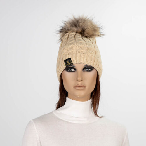 Beige beanie with natural fin-racoon pompom