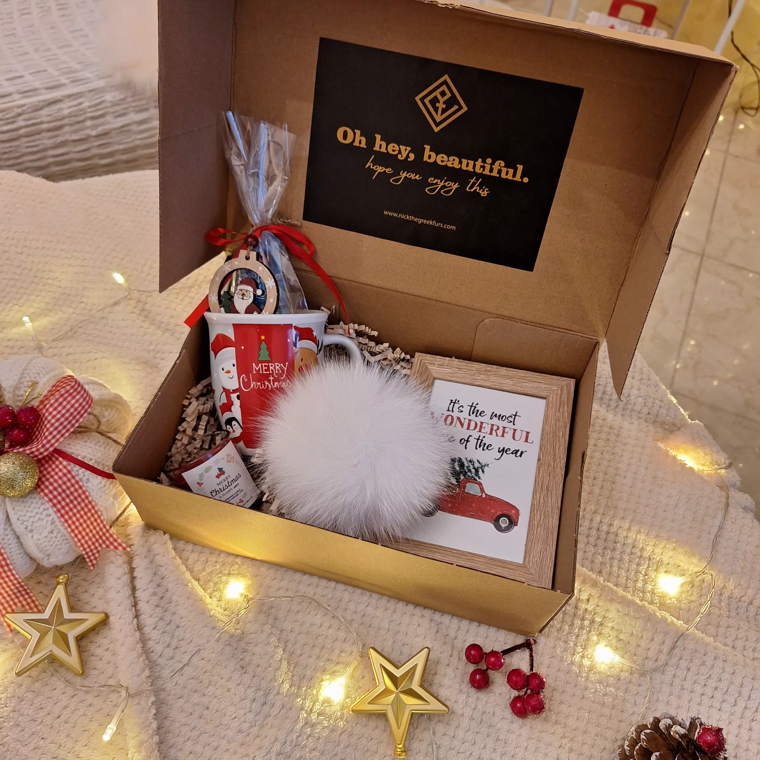 xmas gift box with pompom bagcharm