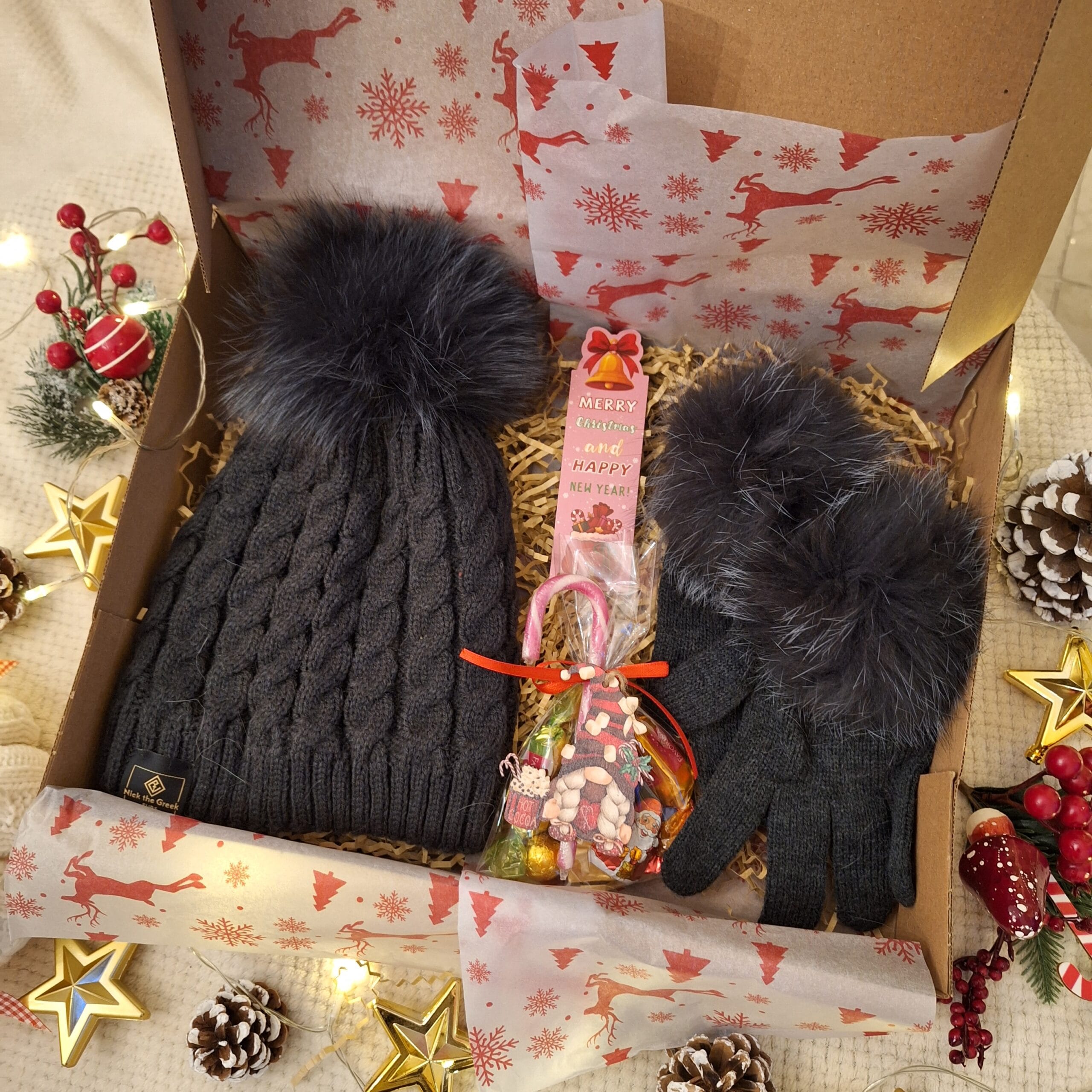 Xmas Gift Box with Pompom Βeanie & Pompom Gloves Set